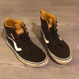 Brown, blue, and yellow size 8 slightly used